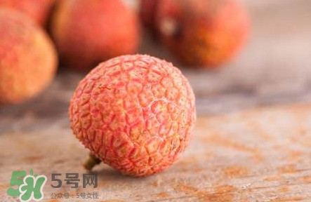 荔枝用什么藥水保鮮？吃荔枝為什么要用鹽水泡