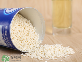 美林菊花晶可以和奶粉一起喝嗎？美林菊花晶可以加在奶里嗎？