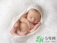 早產(chǎn)兒奶粉有必要嗎？早產(chǎn)兒可以吃普通奶粉嗎？