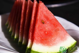 現(xiàn)在的西瓜為什么都是白籽？白籽西瓜是催熟的嗎？