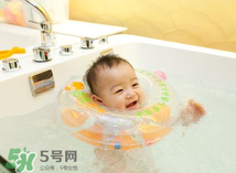 寶寶能用艾葉水洗澡嗎？嬰兒能用艾葉水洗澡嗎？