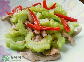 苦瓜炒肉怎么炒不苦？苦瓜炒肉怎么做才不苦？