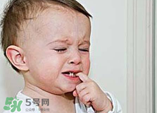 寶寶長(zhǎng)牙會(huì)拉肚子嗎？寶寶長(zhǎng)牙會(huì)發(fā)燒嗎？