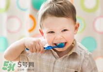 寶寶長(zhǎng)牙會(huì)拉肚子嗎？寶寶長(zhǎng)牙會(huì)發(fā)燒嗎？