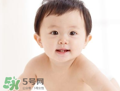 寶寶長(zhǎng)牙會(huì)拉肚子嗎？寶寶長(zhǎng)牙會(huì)發(fā)燒嗎？