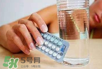 感冒藥飯前吃還是飯后吃？吃感冒藥會(huì)推遲月經(jīng)嗎？