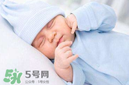 寶寶枕頭高了會(huì)怎么樣？寶寶枕頭高的危害