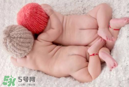 嬰兒床上用品有哪些？嬰兒床上用品需要準(zhǔn)備什么？