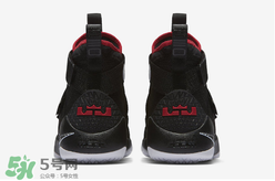 nike lebron soldier 11 bred多少錢(qián)？耐克士兵11黑紅配色專柜價(jià)格