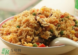 醬油炒飯?jiān)趺醋?？醬油炒飯生抽還是老抽