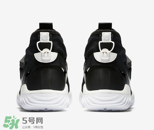 nikelab acg 07 kmtr機(jī)能運(yùn)動(dòng)鞋黑白配色多少錢？