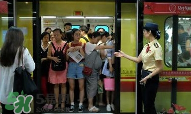為什么開(kāi)設(shè)女性車(chē)廂？應(yīng)不應(yīng)該開(kāi)設(shè)女性車(chē)廂