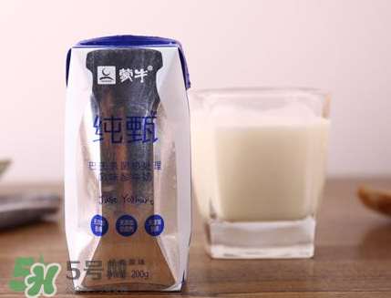 純甄酸奶過期還能喝嗎？純甄酸奶過期一點(diǎn)點(diǎn)要緊嗎？
