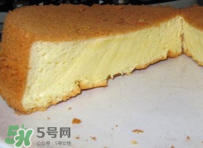 怎么判斷戚風(fēng)蛋糕烤熟了？戚風(fēng)蛋糕沒烤熟怎么辦