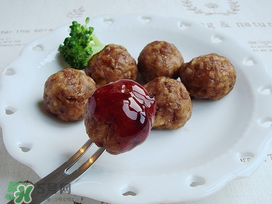 藍(lán)莓和牛肉能一起吃嗎？藍(lán)莓和牛肉會(huì)過敏嗎？