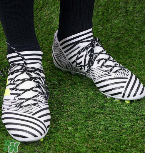 adidas nemeziz 17+怎么樣？阿迪達斯斑馬足球鞋測評