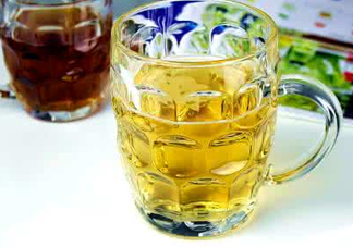 菠蘿啤含不含酒精？菠蘿啤是啤酒還是飲料