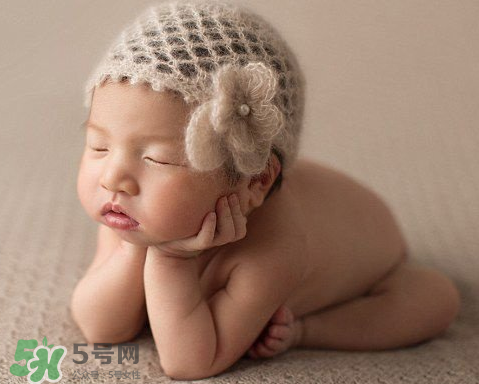 母乳喂養(yǎng)會(huì)胸下垂嗎？母乳喂養(yǎng)胸部下垂怎么辦？