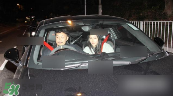 余文樂首曬女友美照 余文樂女朋友是誰？