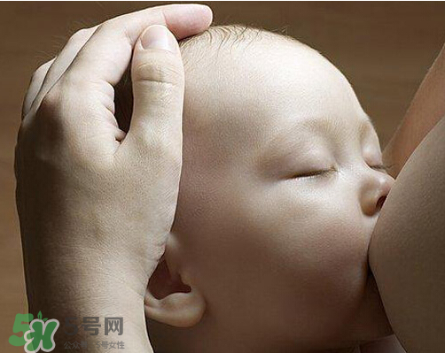 八月份可以斷奶嗎？8月份可以斷奶嗎？