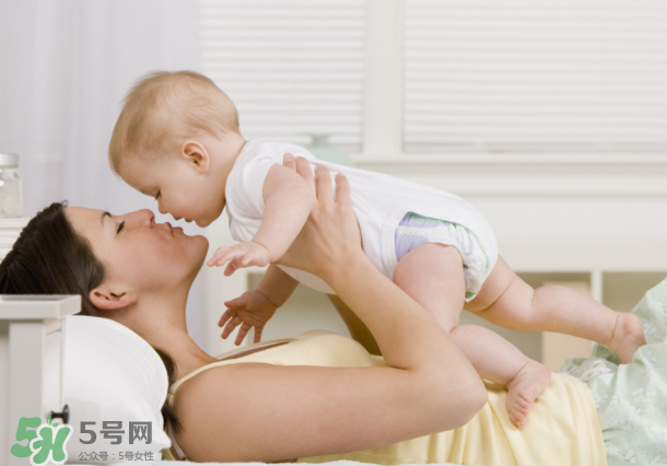 寶寶發(fā)燒可以擦清涼油嗎？寶寶發(fā)燒擦清涼油有副作用嗎？