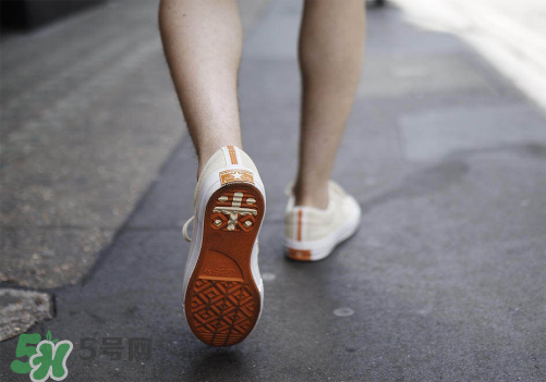 foot patrol與converse匡威聯(lián)名運(yùn)動鞋什么時(shí)候發(fā)售？