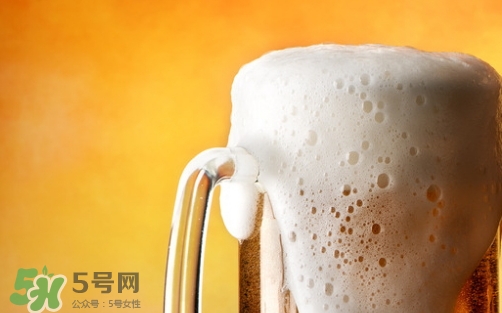 啤酒打開了隔夜還能喝嗎？喝隔夜的啤酒有什么危害？