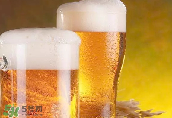 啤酒打開了隔夜還能喝嗎？喝隔夜的啤酒有什么危害？