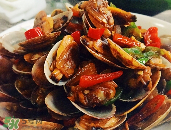 花甲泡了一夜還能吃嗎？花甲泡了一夜吃了會(huì)怎樣