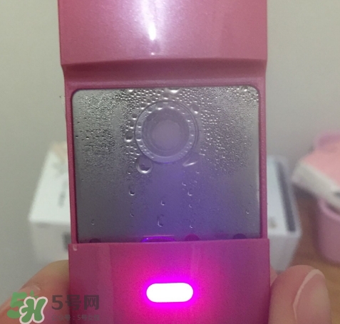 補水儀可以帶水充電嗎？補水儀怎么充電