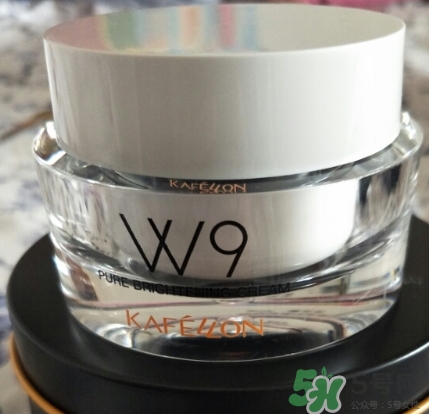 凱芙蘭素顏霜怎么用？凱芙蘭w9素顏霜使用方法