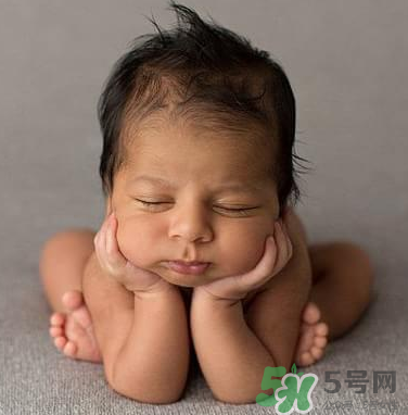 新生兒臍帶發(fā)炎可以用菜油擦嗎？臍帶能不能用菜油擦？