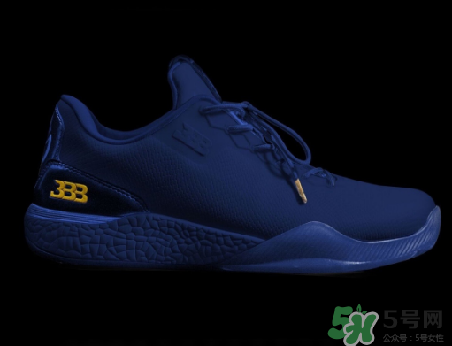 big baller brand zo2獨(dú)立日配色多少錢？球哥簽名鞋官網(wǎng)價(jià)格