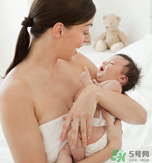 新生兒母乳喂養(yǎng)腹瀉需要換奶粉喂嗎？
