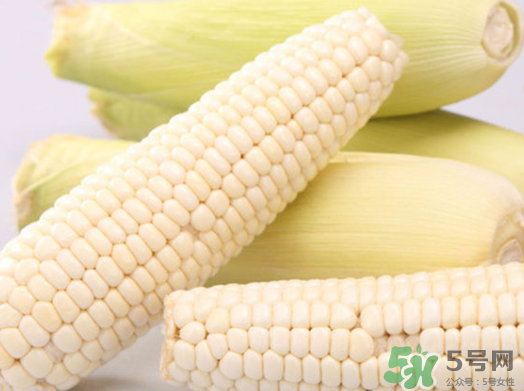 白玉米煮后變黃能吃嗎？白玉米為什么變黃了？
