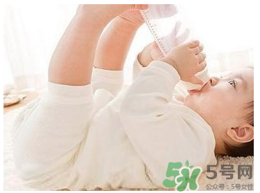 新生兒一月長幾斤正常？新生兒一月長多少厘米？