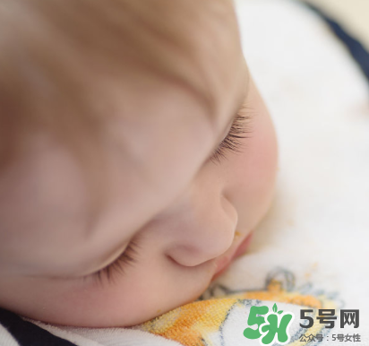 磨牙餅干幾個月寶寶能吃？磨牙餅干幾個月吃？