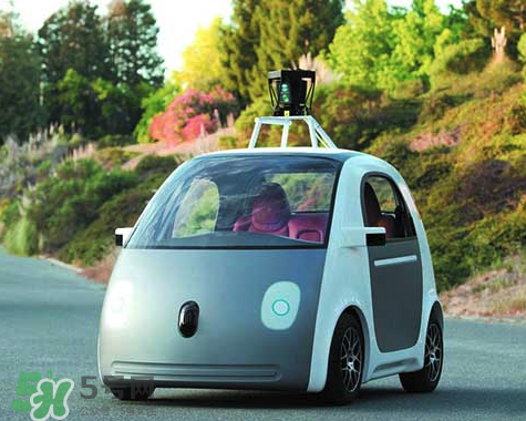 李彥宏坐無人駕駛汽車上五環(huán) 無人駕駛汽車什么時(shí)候上市？