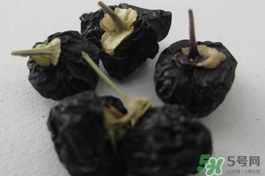 黑枸杞和玫瑰花可以一起泡水喝嗎？玫瑰花黑枸杞泡著喝有什么功效