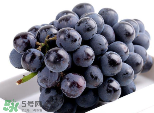 夏黑葡萄皮能吃嗎？夏黑葡萄怎么吃？