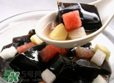 龜苓膏是烏龜做的嗎？龜苓膏是什么做的？