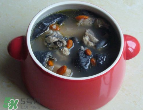 榴蓮殼燉排骨殼能吃嗎？榴蓮殼燉排骨什么味道？
