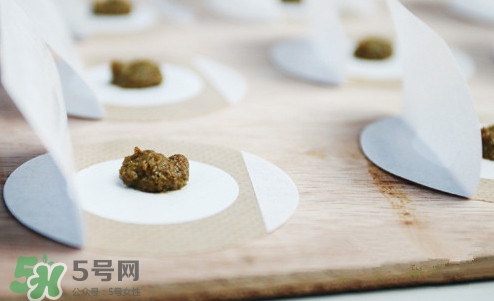 三伏灸一療程多少錢？三伏灸和三伏貼的區(qū)別