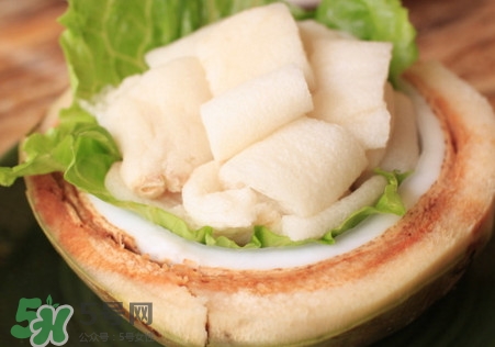 椰子雞里面的耶肉能吃嗎？椰子雞湯底怎麼做