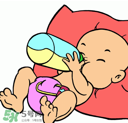 嬰兒吐奶有黃水怎么辦？嬰兒吐奶會吐黃水嗎？