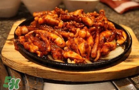 鐵板魷魚怎么做好吃？鐵板魷魚使用了什么香料