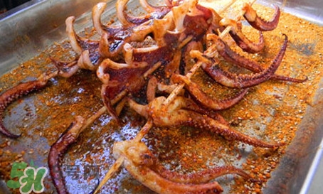 鐵板魷魚怎么做好吃？鐵板魷魚使用了什么香料