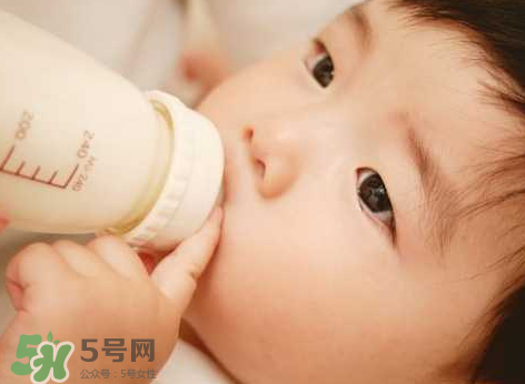 如何戒夜奶寶寶不痛苦？寶寶如何戒夜奶？
