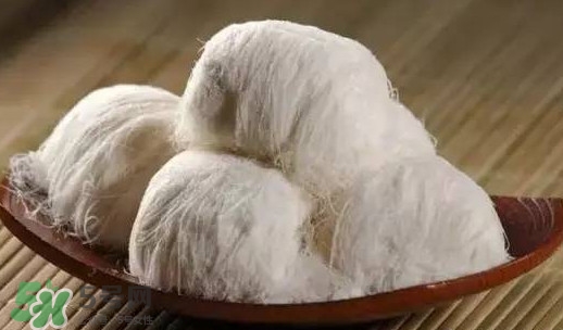 龍須糖是什么做的？龍須糖上面一層粉是什么粉