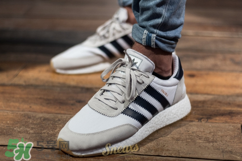 adidas iniki runner上腳效果怎么樣？阿迪達斯復古跑鞋好看嗎？
